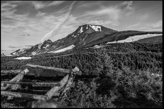 Man and Mountain I / El Hombre y la Montaña I